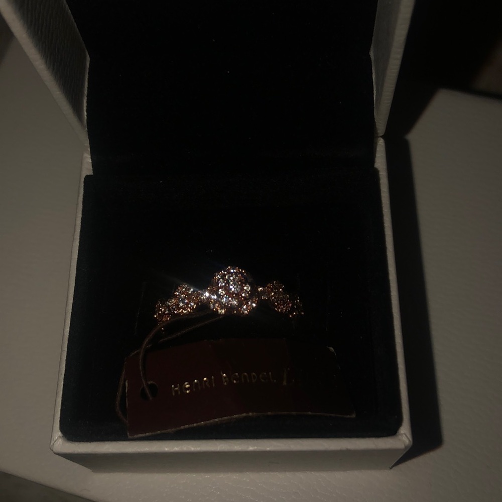 Henri Bendel ring
